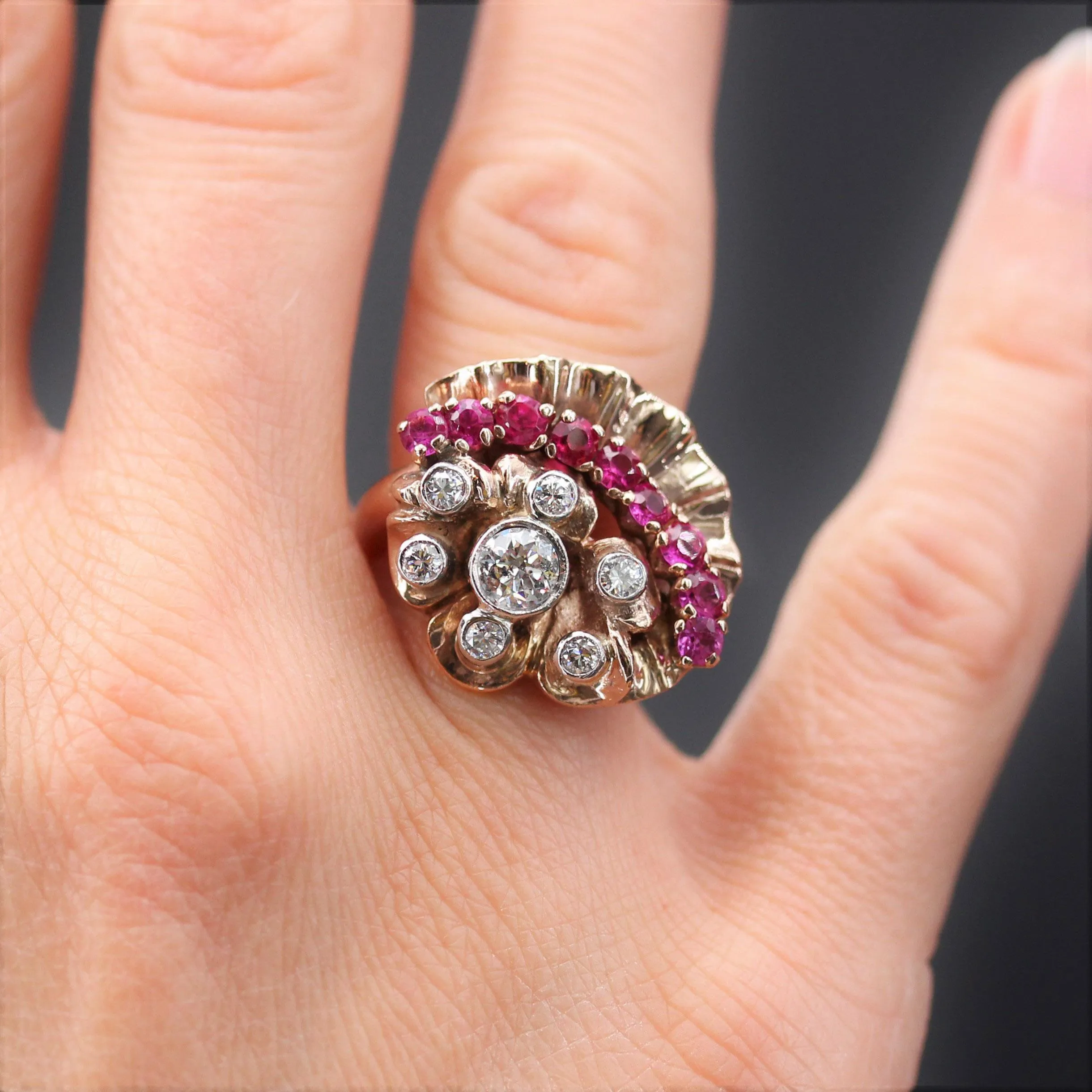 1940s Retro Rubis Diamonds 14 Karat Rose Gold Ring