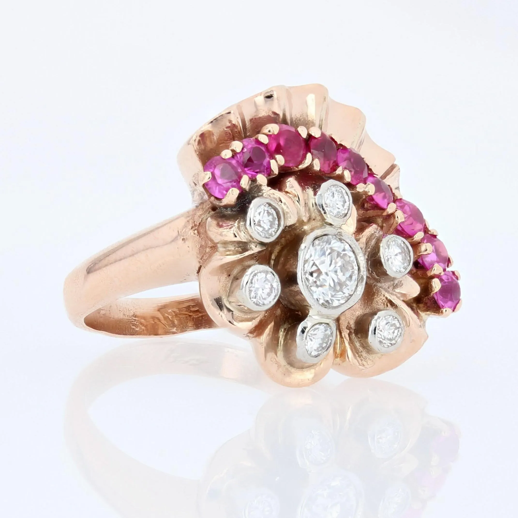 1940s Retro Rubis Diamonds 14 Karat Rose Gold Ring