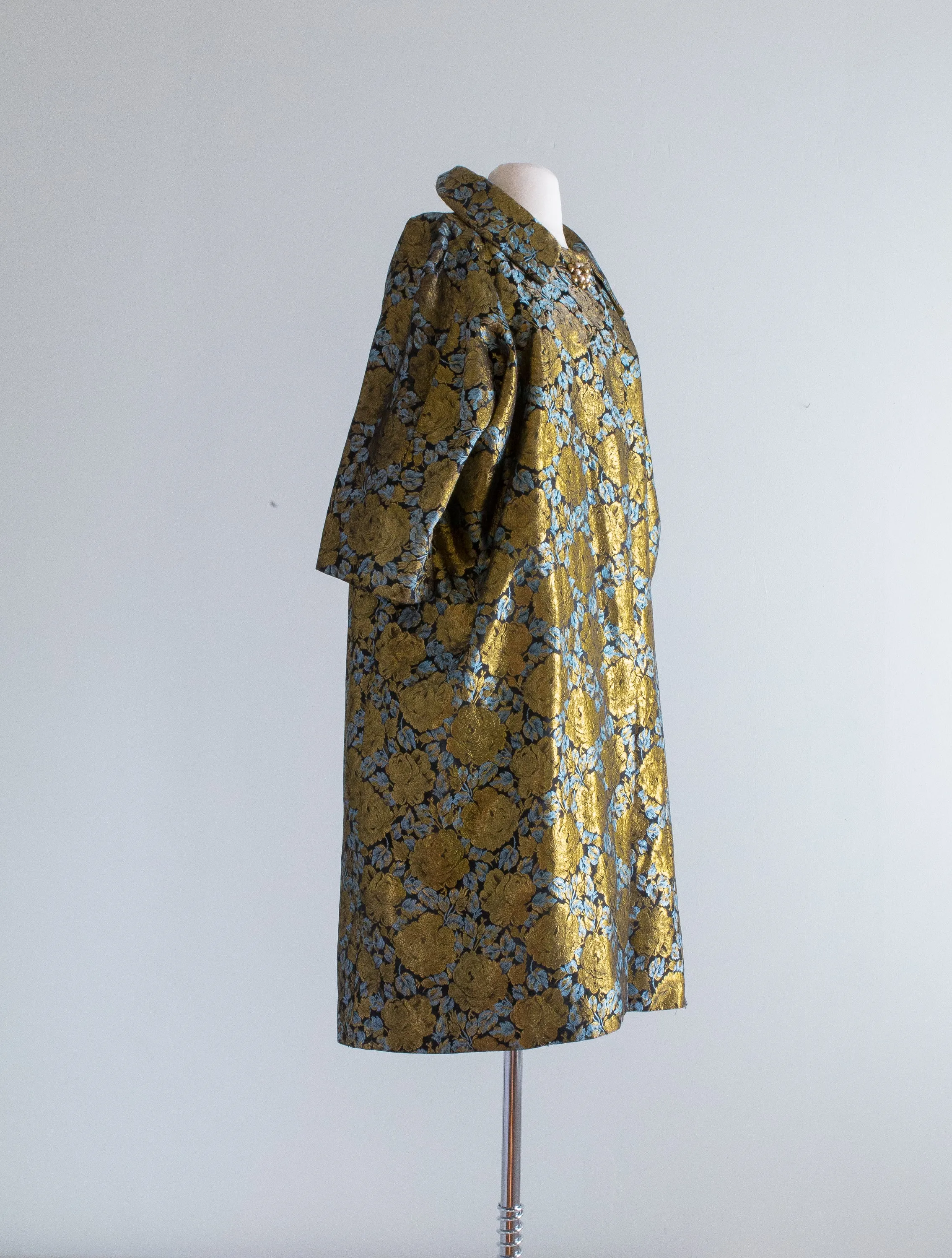 1950's Golden Rose Brocade Lamé Silk Evening Coat / Med.