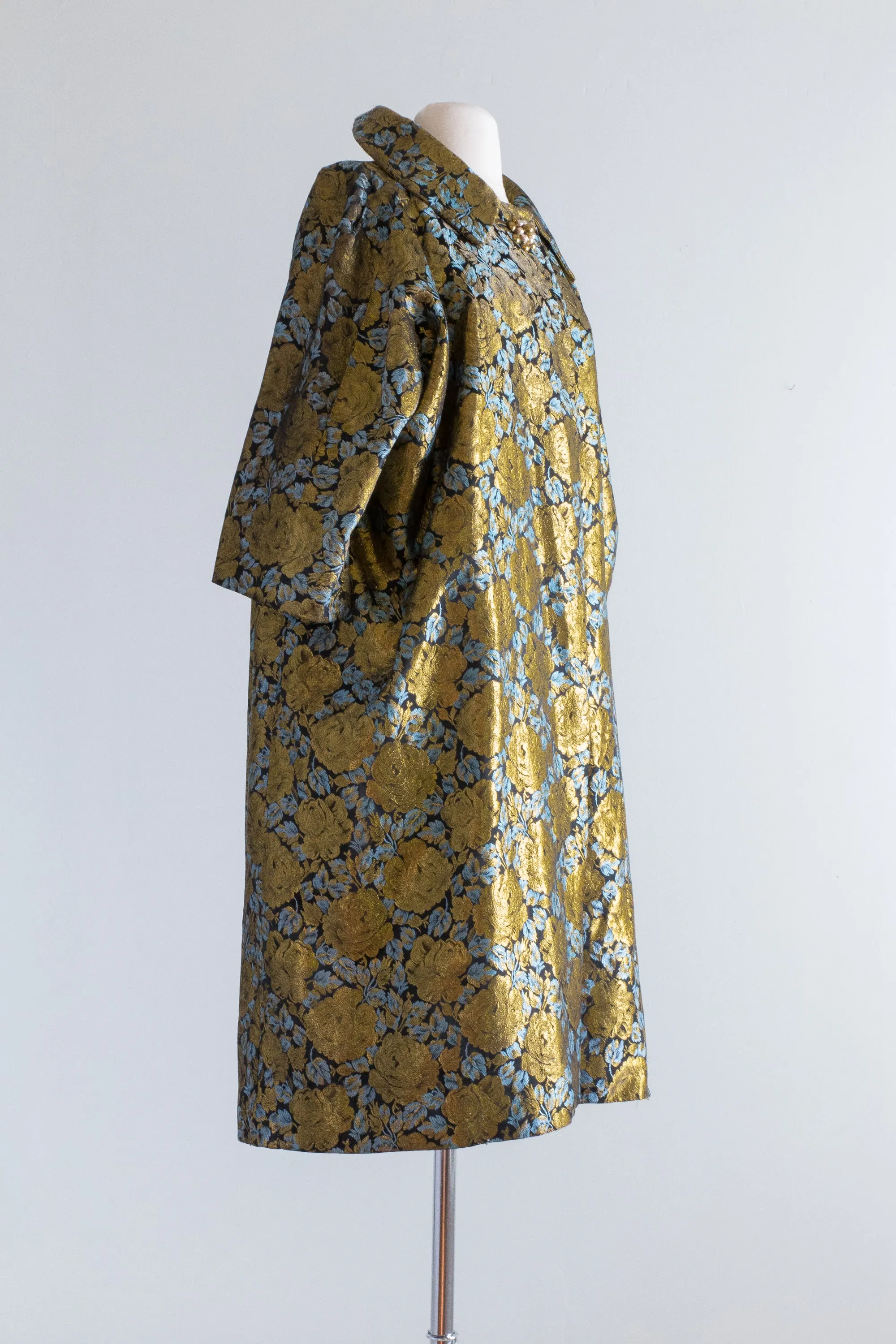 1950's Golden Rose Brocade Lamé Silk Evening Coat / Med.