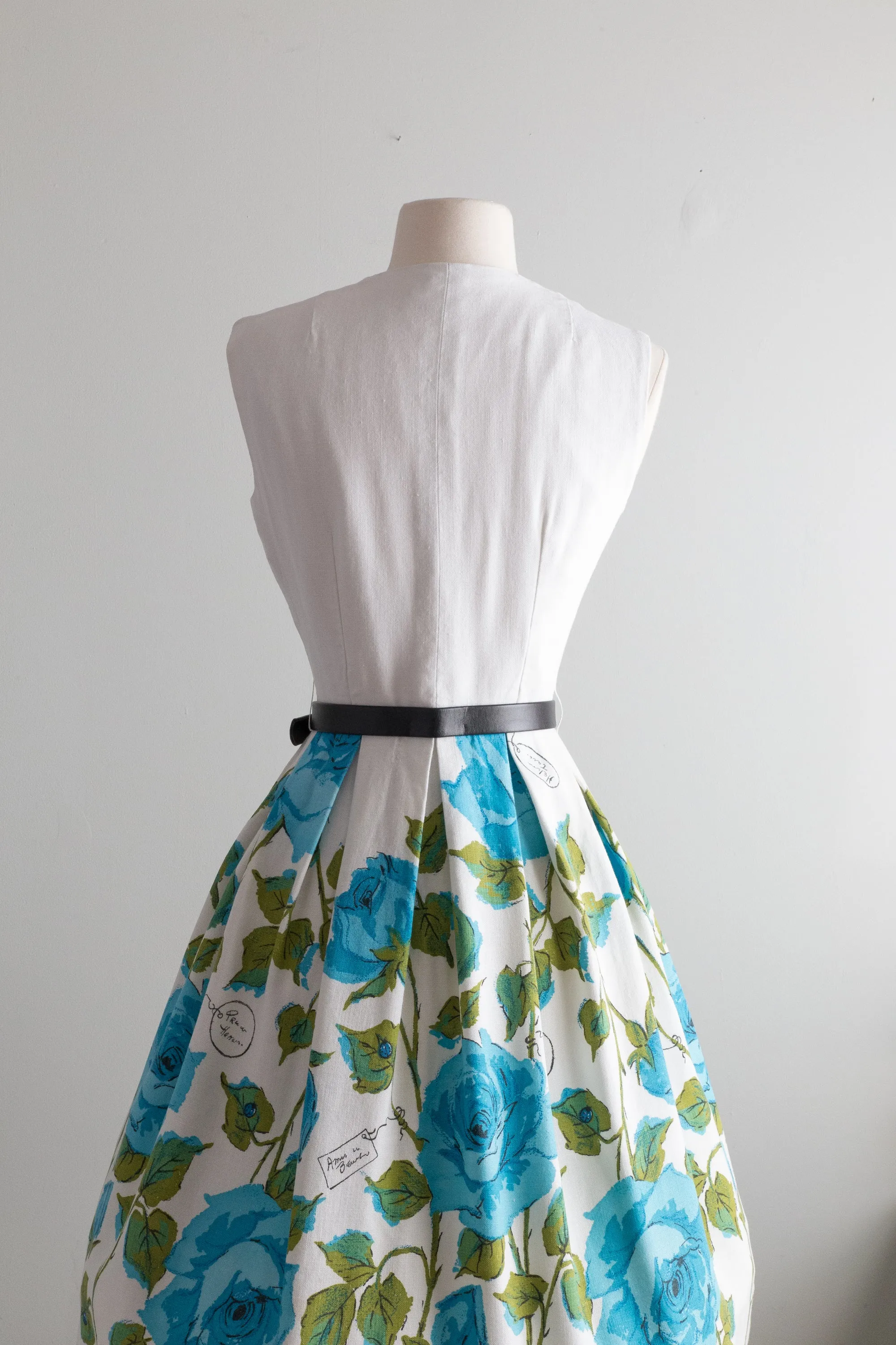 1950's Novelty Print Blue Roses Cotton Dress With Script / XS