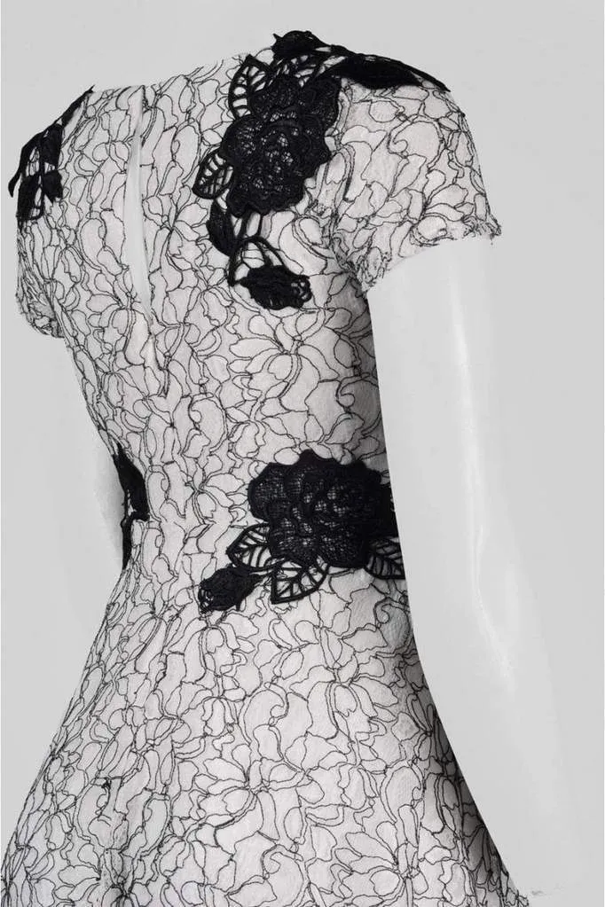 Aidan Mattox - Keyhole Floral A-Line Dress MD1E201162 - 1 Pc. Ivory Black in size 4 Available