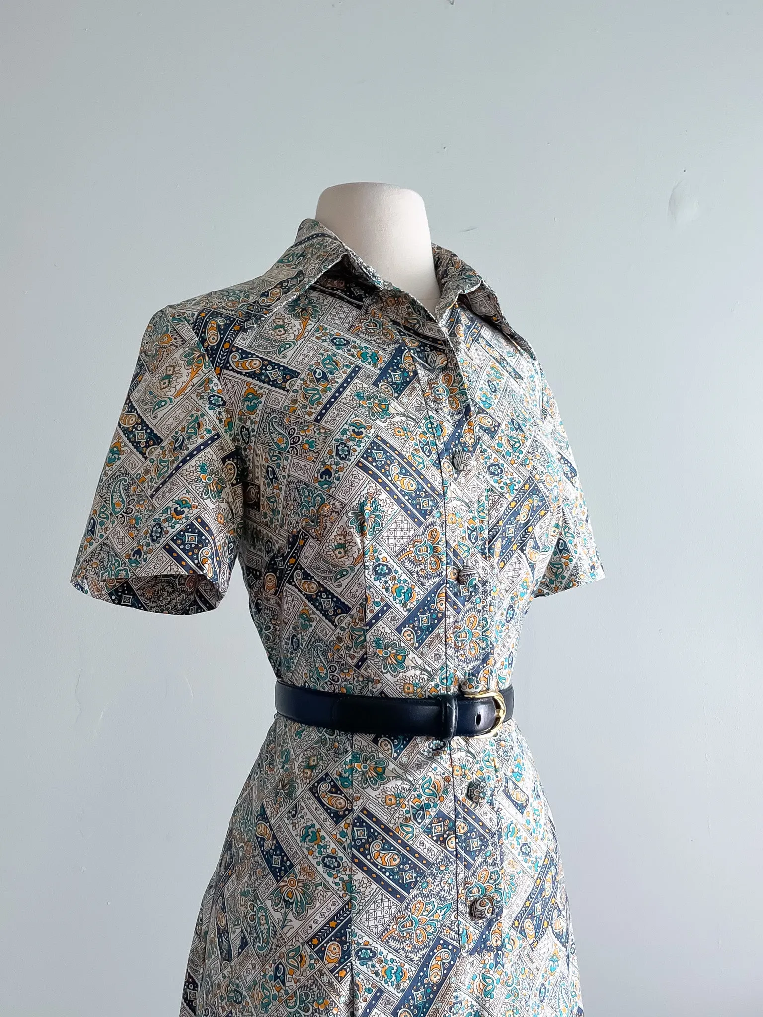 Amazing Paisley Printed 1960's Shirt Dress / Sz M