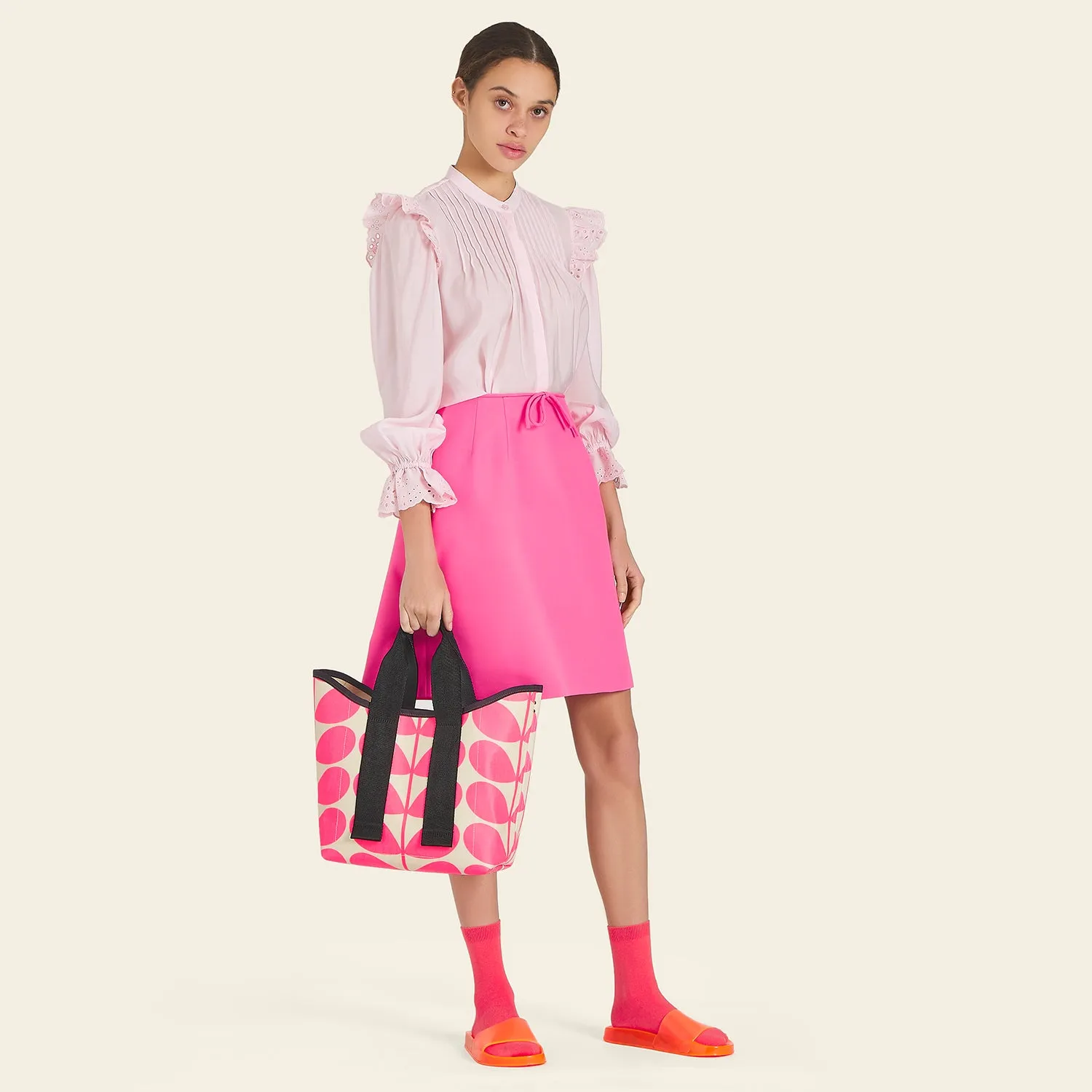 Carrysmall Medium Tote - Neon Pink