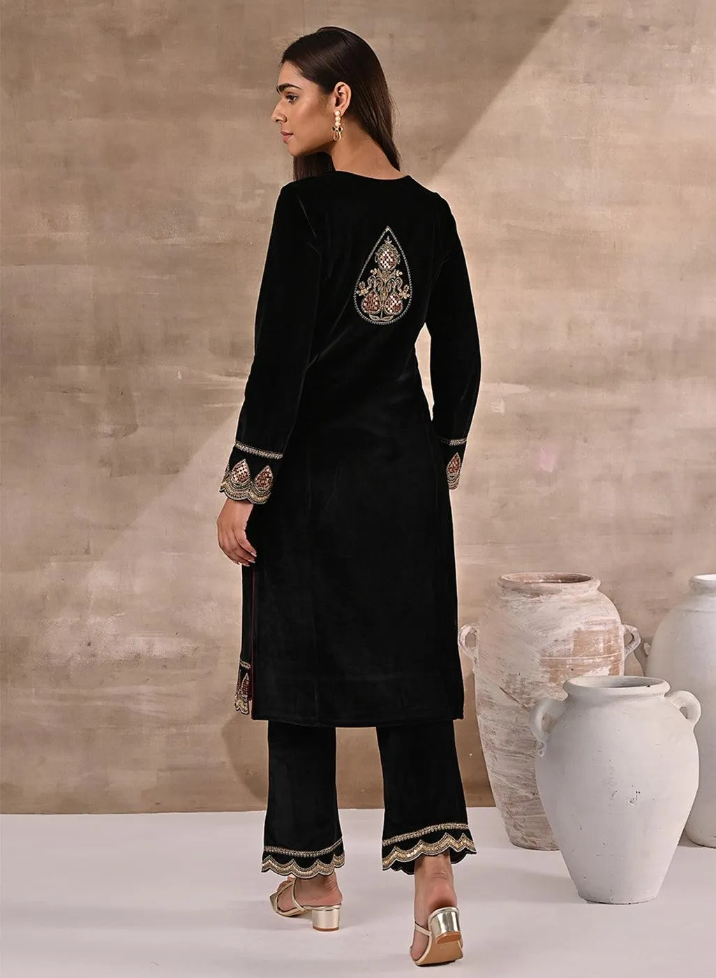 Charcoal Black Velvet Kurta Set With Heavy Front Yoke Zari Embroidery