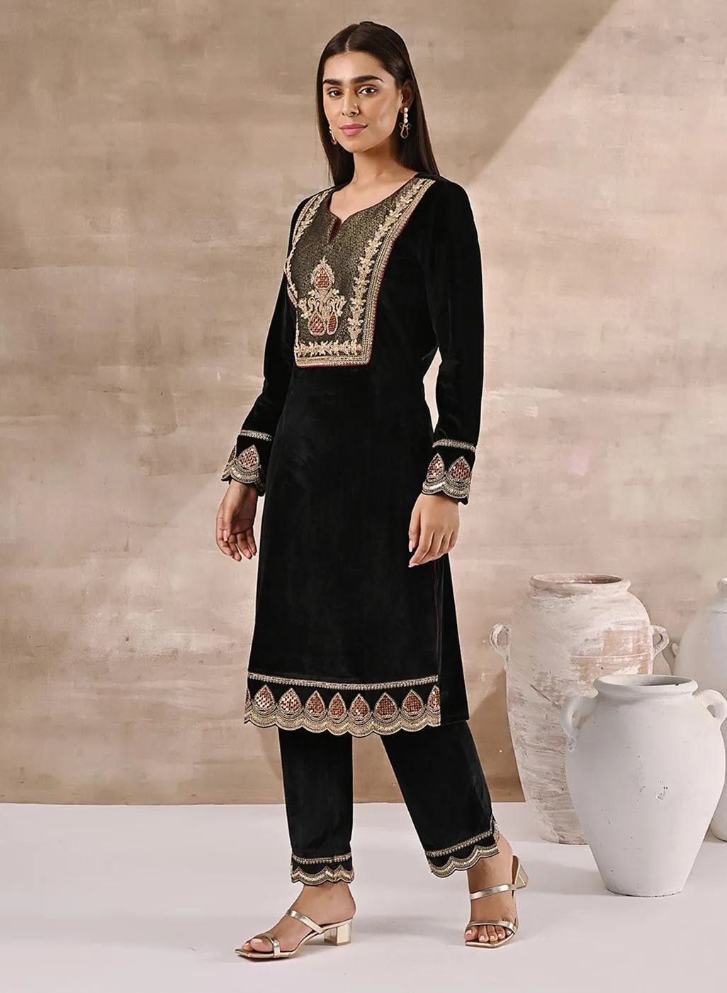 Charcoal Black Velvet Kurta Set With Heavy Front Yoke Zari Embroidery