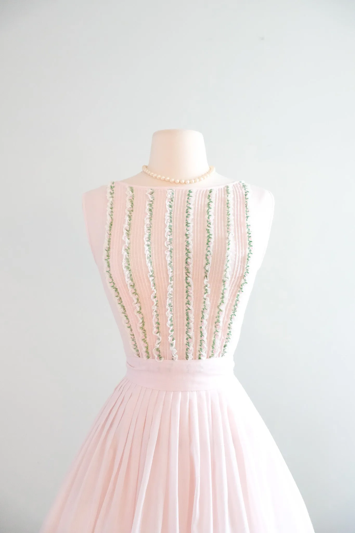 Darling 1950's Pale Pink Rose & Lace Pin-tuck Cotton Dress / XS