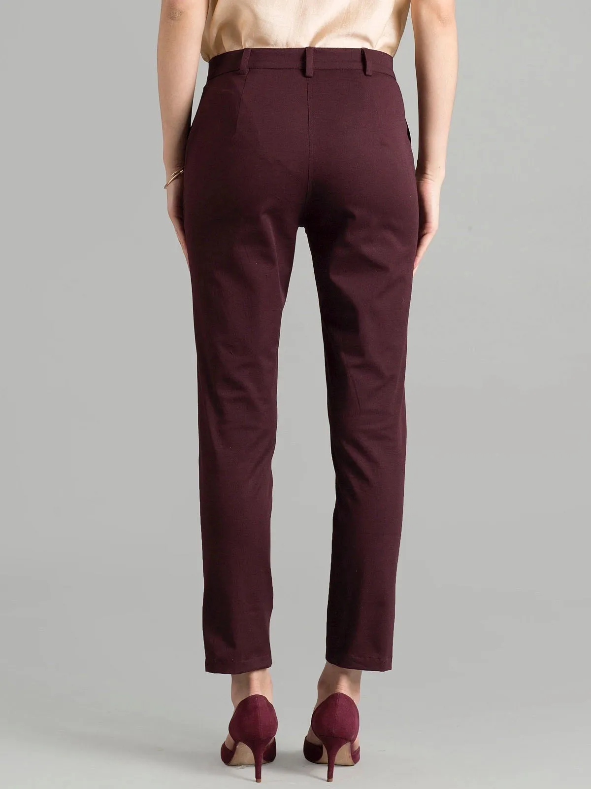 Essential Comfort Crop Pants - Maroon