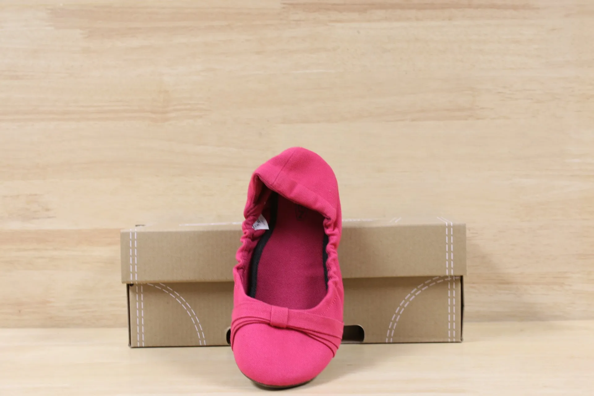 Keen Cortona Bow Rose Red