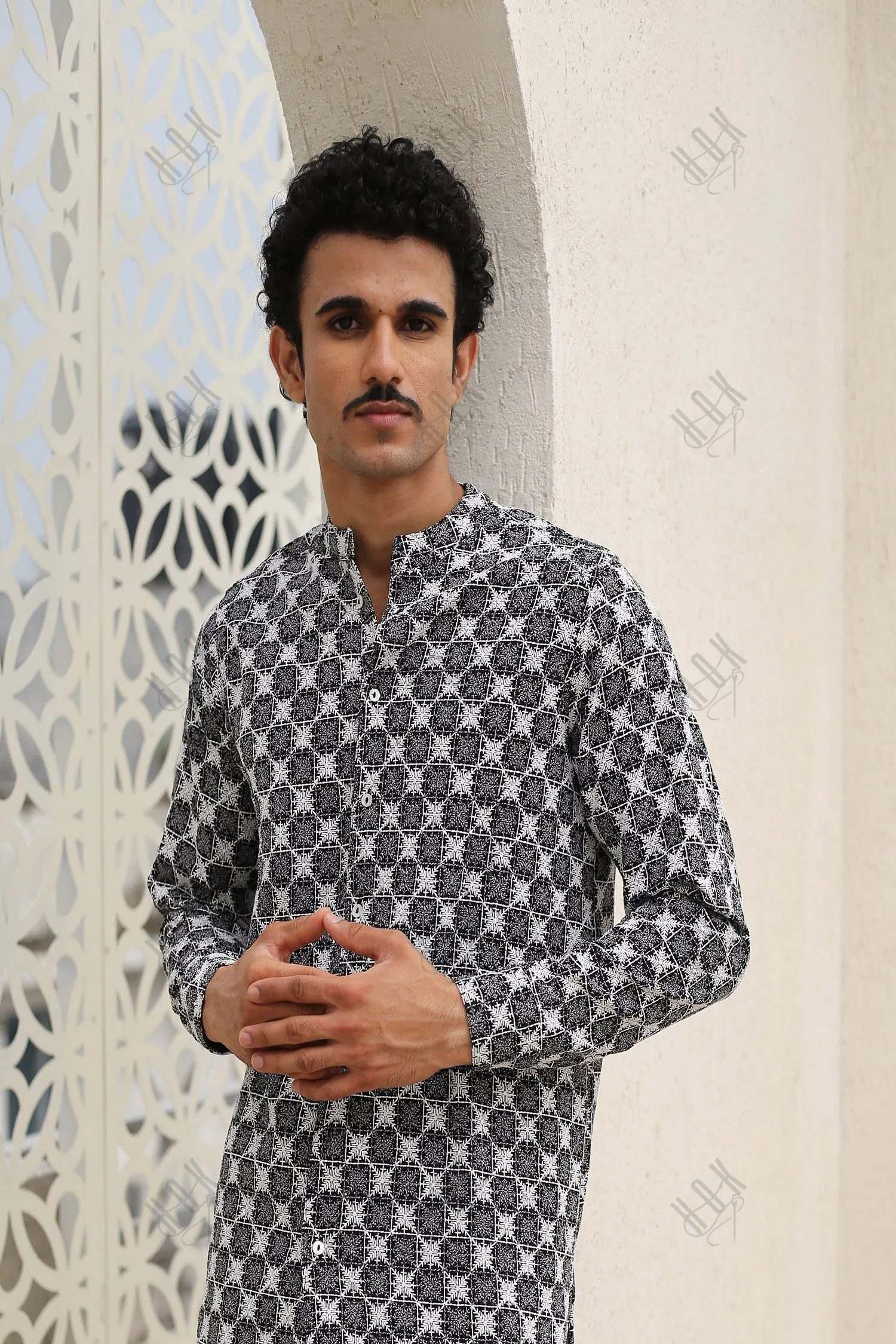 Men's Kurta In Jacquard With Embroidery - Black And White