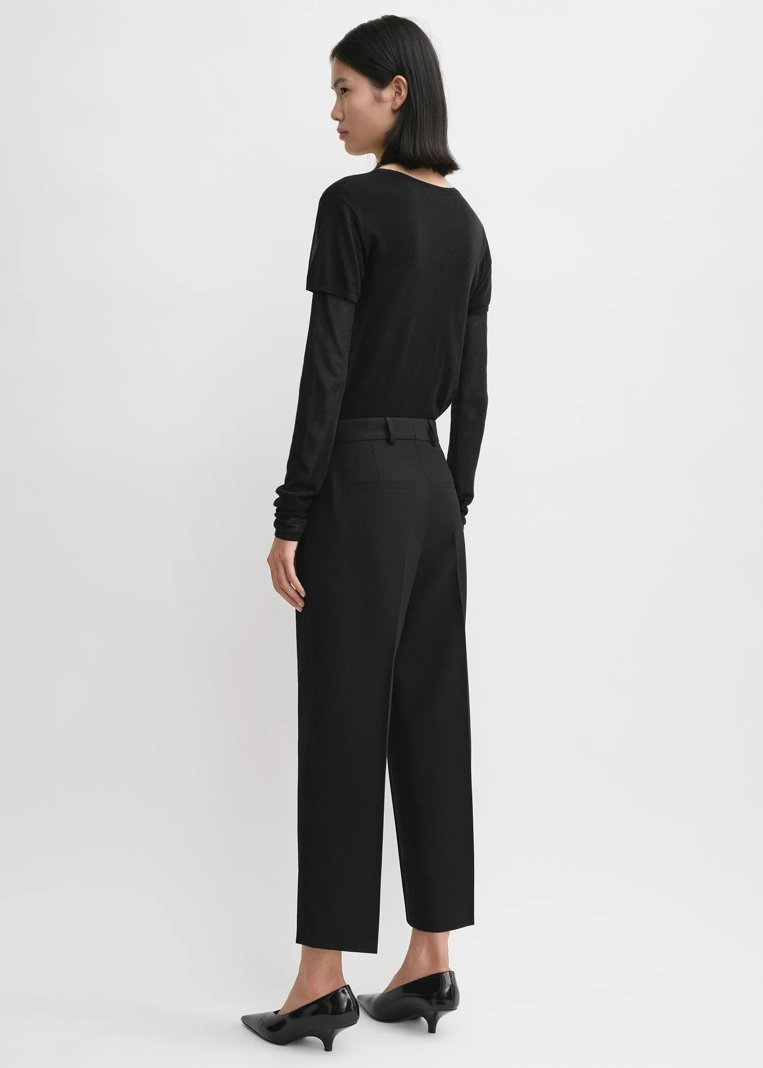 Straight cropped trousers black