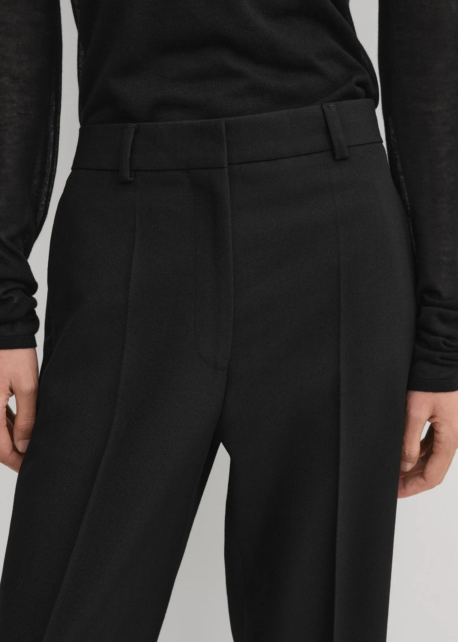 Straight cropped trousers black