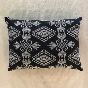 Sumba Cushion 2 - Black/ White