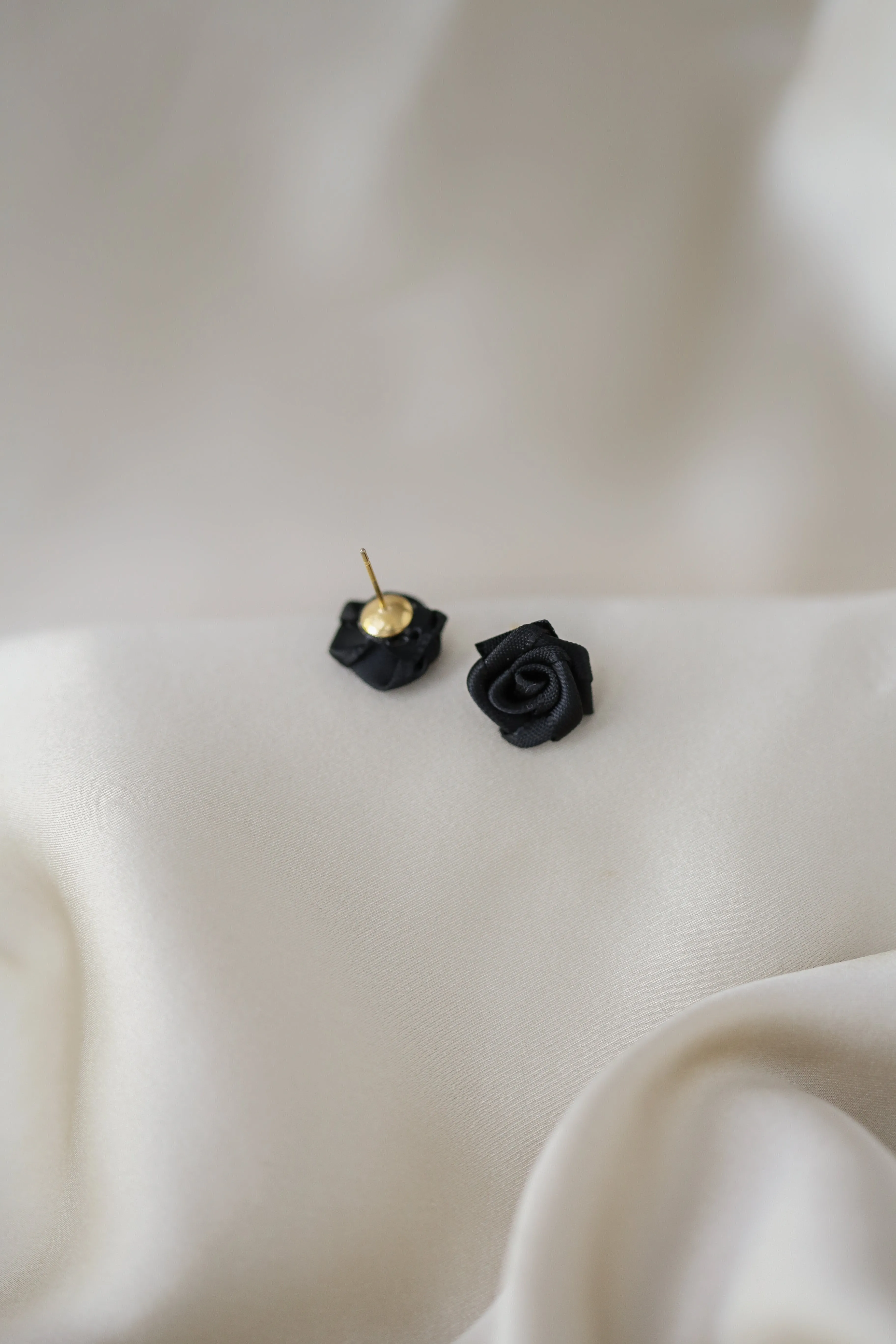 Xenopatra Rose Studs